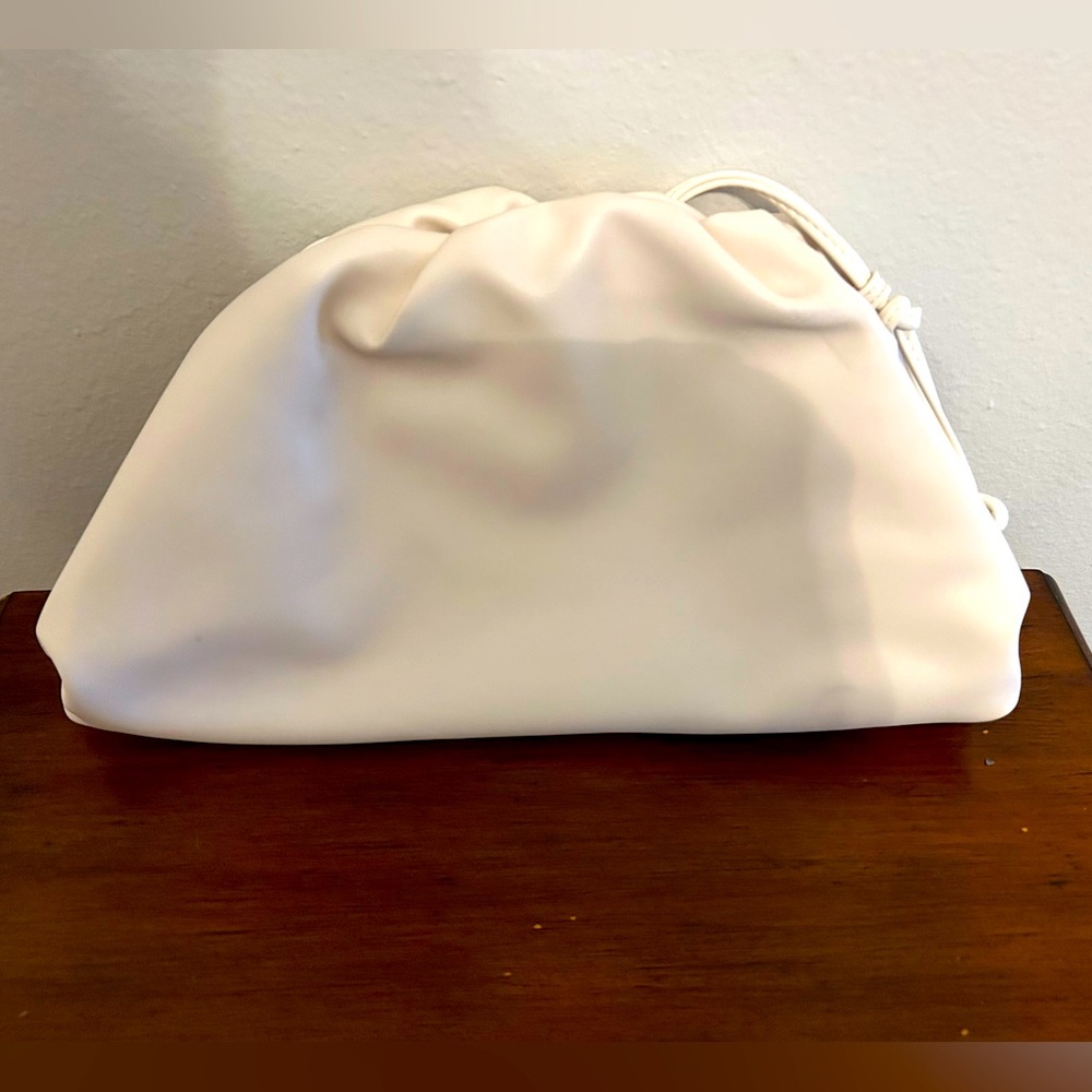 Cloud Cross body bag in off white